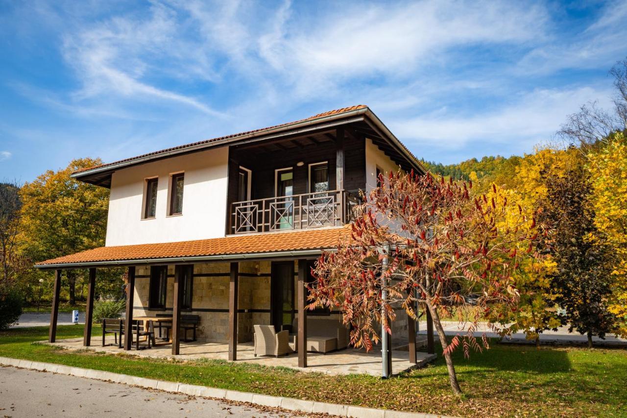 Ostrova Holiday Village Beli Osŭm Exteriör bild