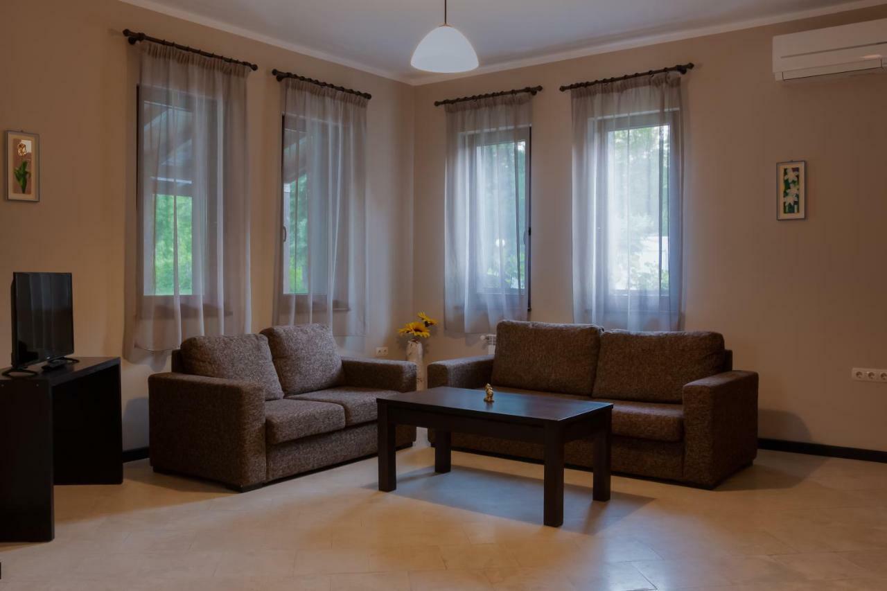 Ostrova Holiday Village Beli Osŭm Exteriör bild